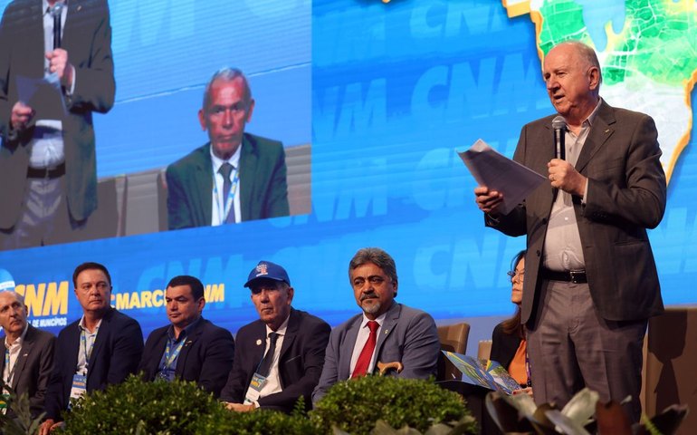 Prefeitos apresentam carta de reivindicações para governo federal