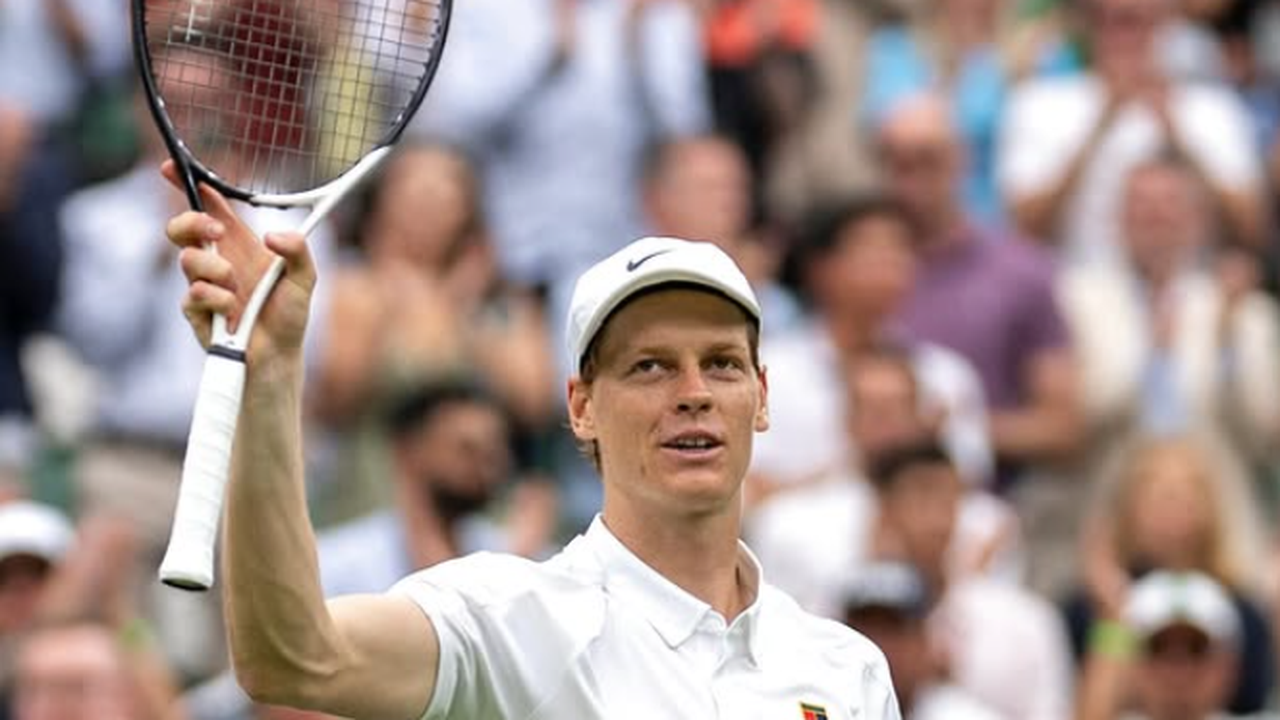 Sinner derrota Zverev pela 10ª vez consecutiva e defende título em Wimbledon
