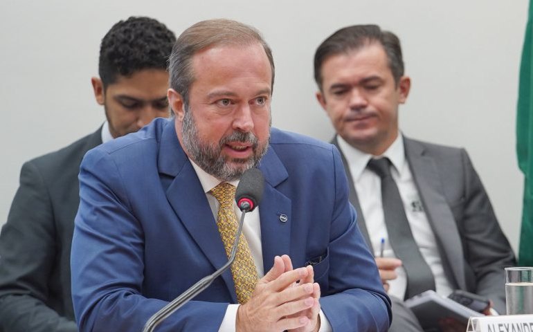 Ministro de Minas e Energia diz que governo vai cobrar modernização das refinarias da Petrobras