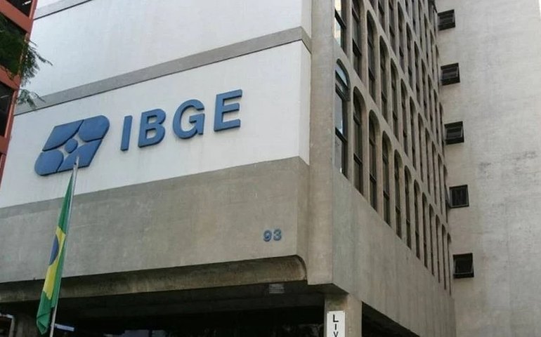 Indústria de transformação cresce 0,9% em março ante fevereiro, mostra IBGE
