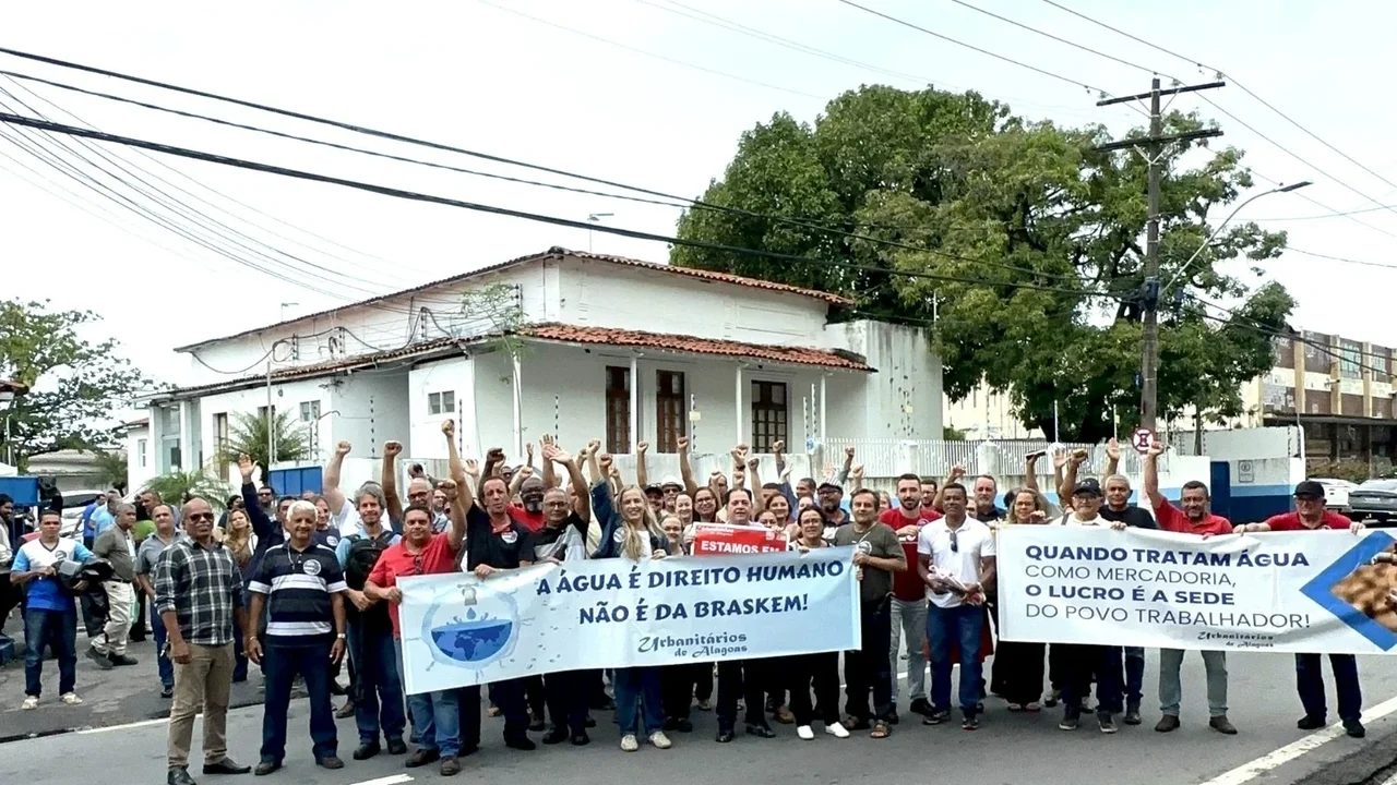 Em nova paralisação, trabalhadores da CASAL denunciam piora nos serviços da empresa