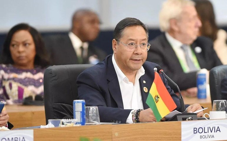 Arce condena presença militar dos EUA no Caribe e defende Maduro