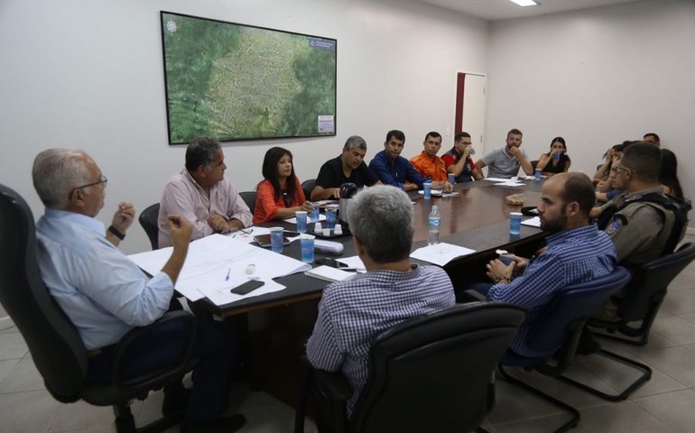 Rogério alinha últimos detalhes para a queima de fogos do dia 31