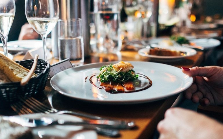 Festival gastronômico reúne mais de 50 restaurantes com menu acessível no Rio e em Niterói