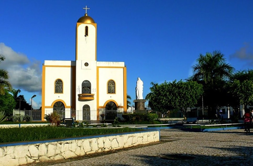 Mulher é atropelada e agredida pelo ex-companheiro na praça da Igreja Matriz de Boquim