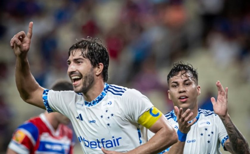Cruzeiro ganha fora de casa, embala no Brasileirão e amplia crise no Fortaleza