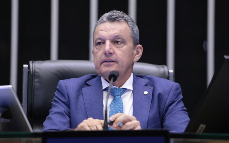 Projeto destina recurso lotérico para pesquisa de doenças raras