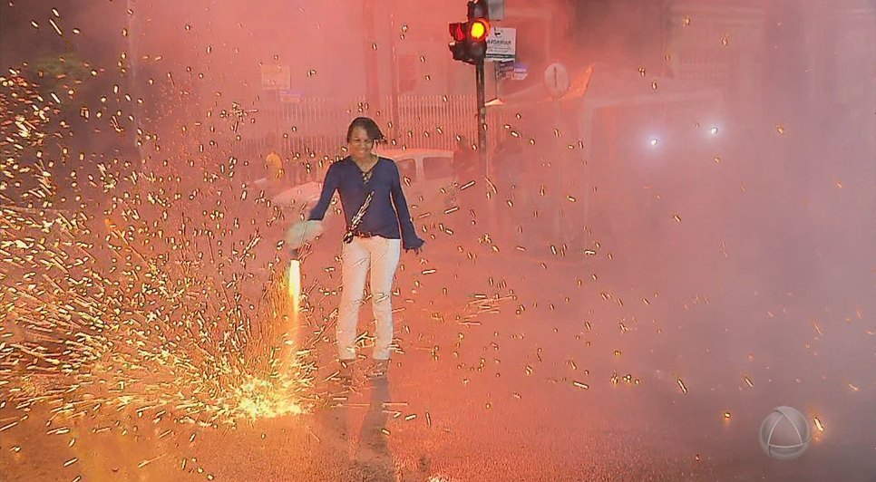 Tradicional Barco de Fogo dá início às festas juninas em Estância 