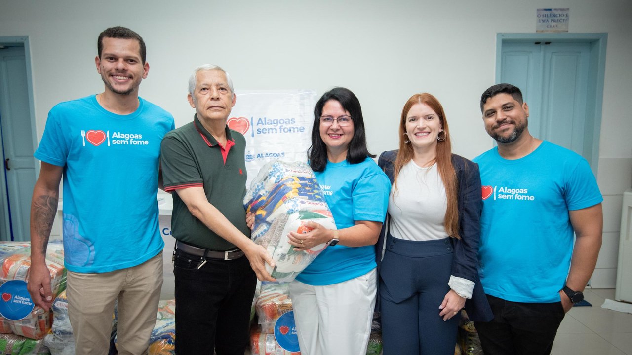 Alagoas Sem Fome doa uma tonelada de alimentos para centro espírita