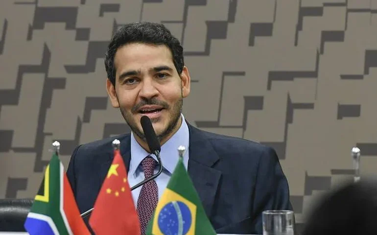 Por 16 votos a 11, Messias é aprovado em comissão do Senado, e indicação por vaga ao STF será votada em plenário