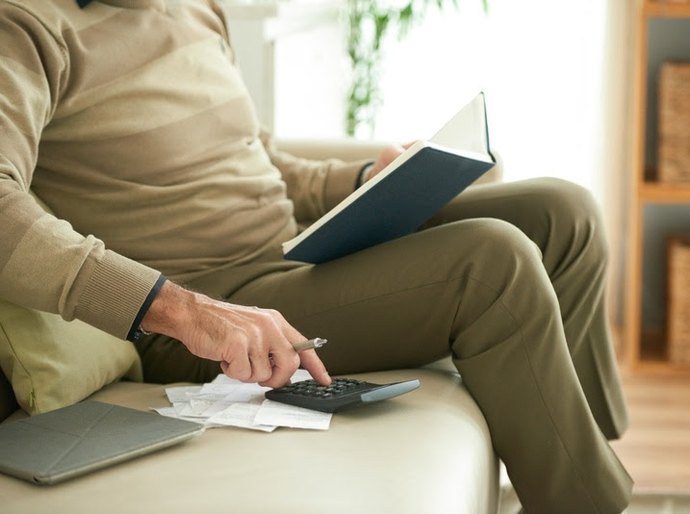 13º antecipado do INSS exige planejamento para evitar aperto no fim do ano