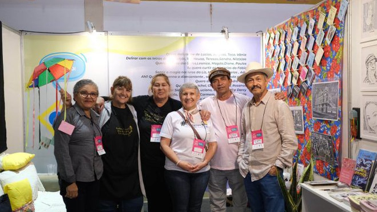 Portal do Poeta Brasileiro é ponto de encontro de artistas de vários estados
