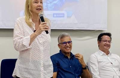 Projeto É a Minha Vez realiza entrega de certificados de cursos de capacitação