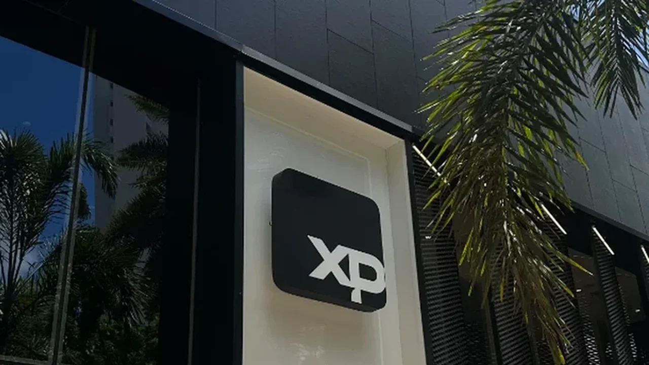 XP tem lucro líquido ajustado de R$ 1,38 bi no 2º trimestre, alta de 5% em 12 meses