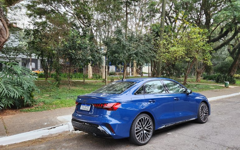 Todo desempenho e sofisticação do Audi A3 Sedan 2025