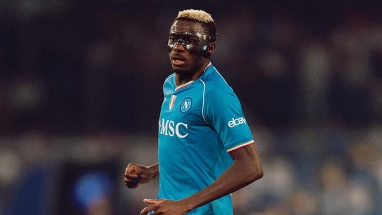 Napoli rejeita 200 milhões de euros do Al Hilal por Osimhen, e presidente ironiza oferta: 'não compra um pé'