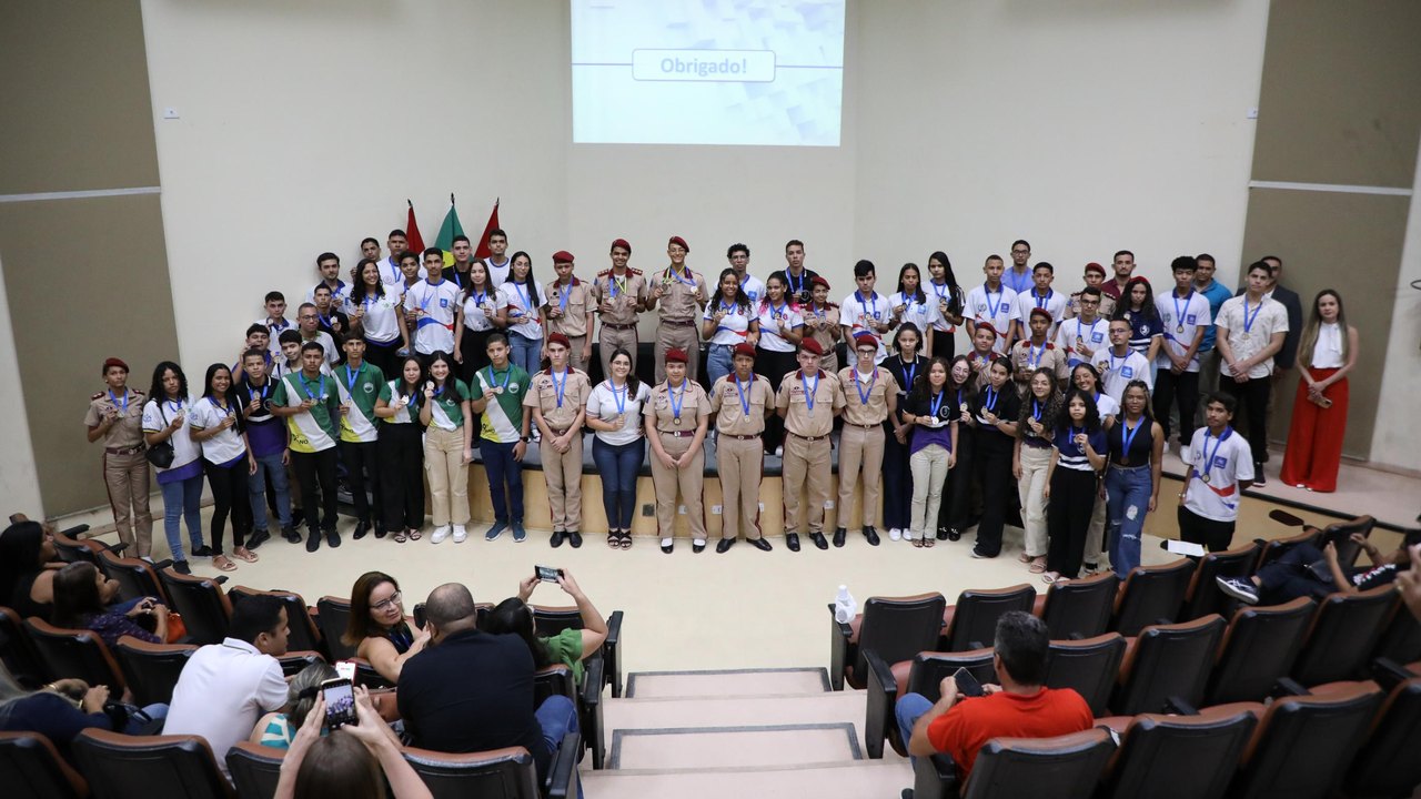  Colégio Tiradentes da PM-AL conquista 17 medalhas na Olimpíada Brasileira de Física para Escolas Públicas 