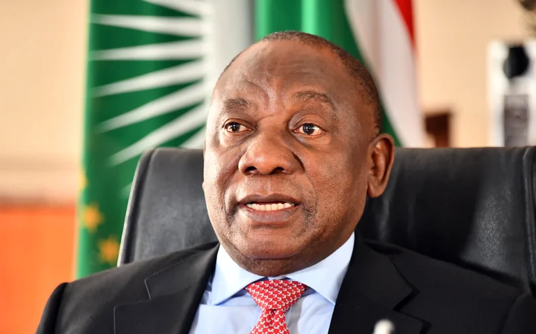 Declaração dos EUA de perseguição a brancos é narrativa falsa, diz presidente da África do Sul