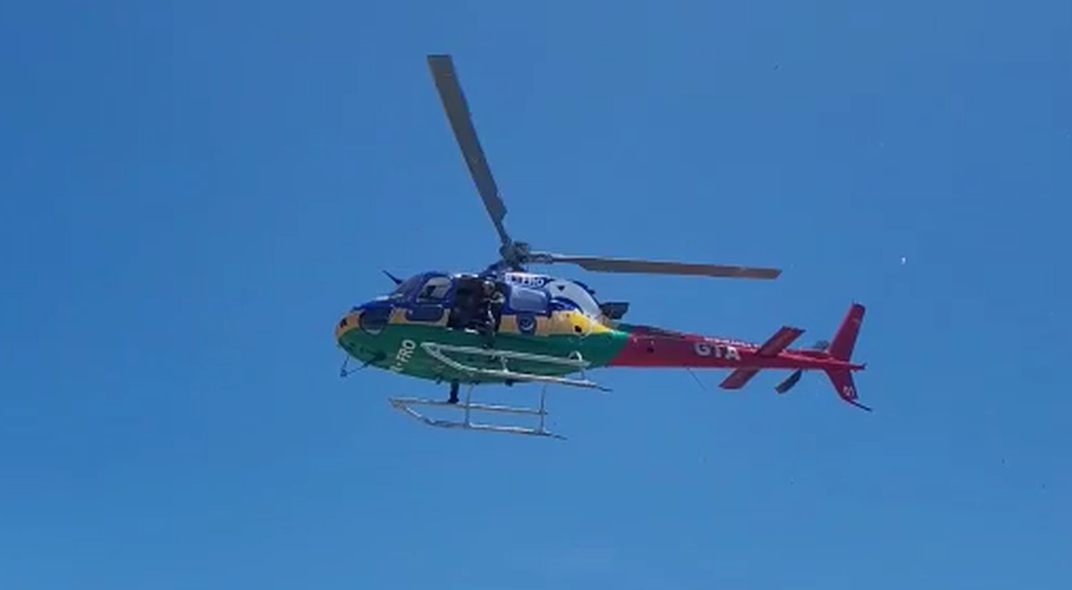 Após problemas técnicos, TRE encaminha três urnas substitutas por helicóptero em Sergipe