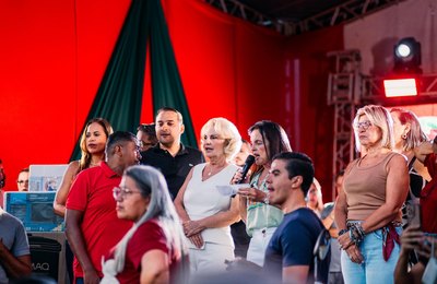 Deputada Fátima Canuto participa do Show de Prêmios do Natal da Feliz Cidade, em Pilar