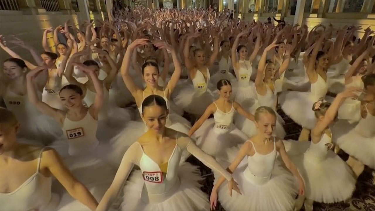 Mais de 350 bailarinas quebram recorde mundial de dança na ponta nos EUA; vídeo 