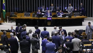 Câmara votou de madrugada o PL que flexibiliza o Licenciamento. / Foto: Foto: Kayo Magalhães / Câmara dos Deputados