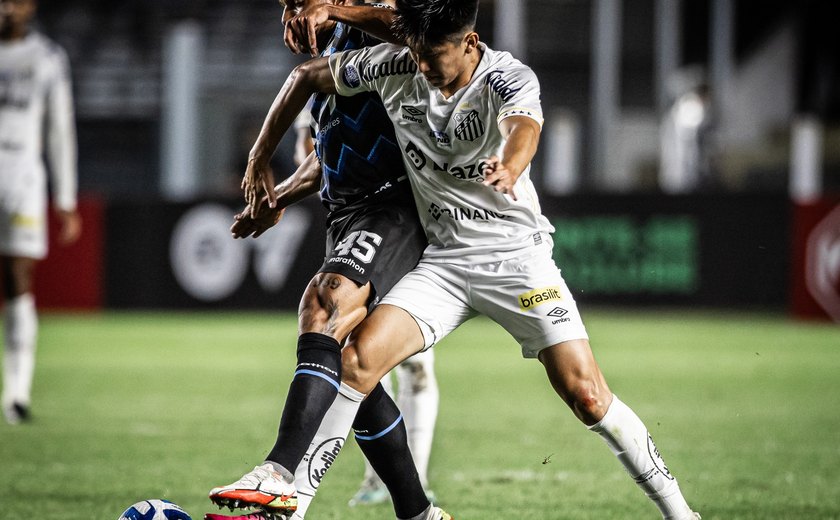 Revolta com treinador e Fábio Santos marca empate do Corinthians