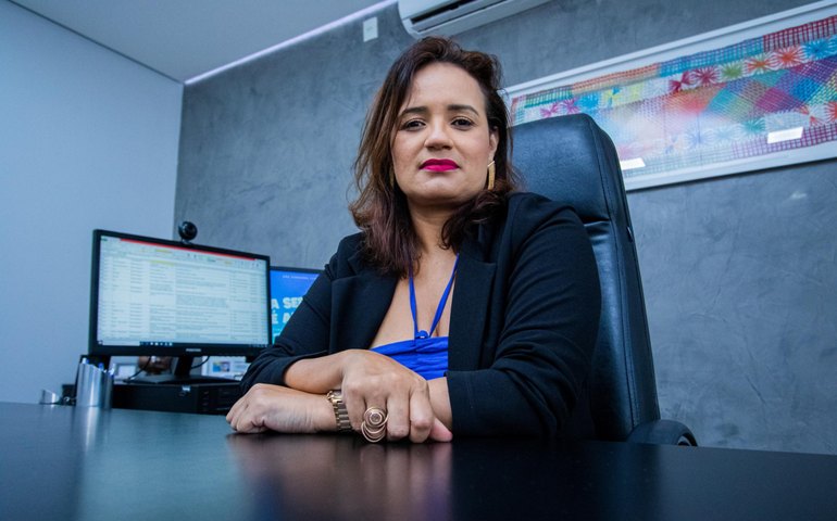 Secretária Renata dos Santos é umas das homenageadas com Medalha do Mérito Policial