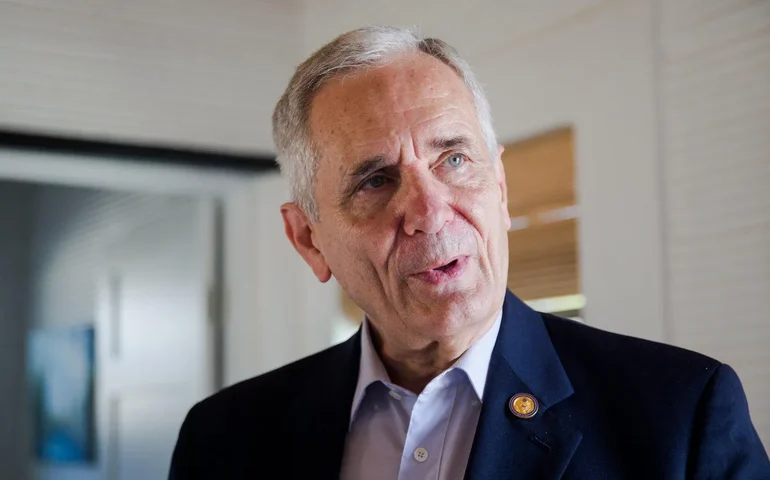 EUA: deputado se torna primeiro parlamentar democrata a pedir que Biden desista da reeleição