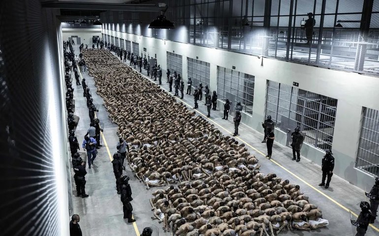 'Guerra contra as gangues' de Bukele terá julgamentos em massa em El Salvador