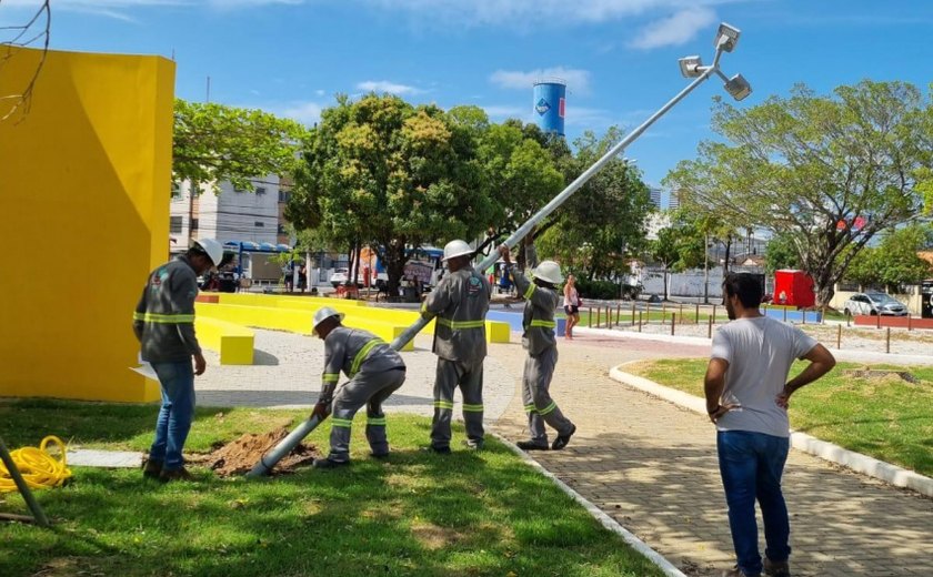 Prefeitura de Maceió reforça estrutura de iluminação na Jatiúca