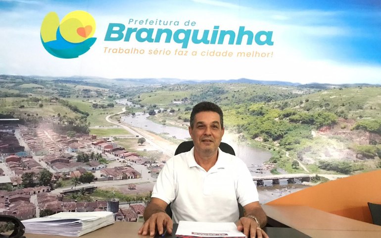 Prefeitura de Branquinha antecipa 13º salário dos servidores