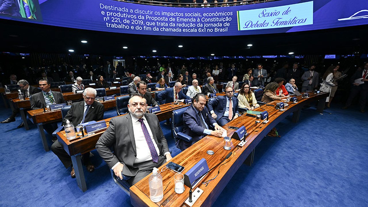 Fim da escala 6x1: pesquisa aponta que 8 em cada 10 brasileiros são a favor da mudança na jornada de trabalho