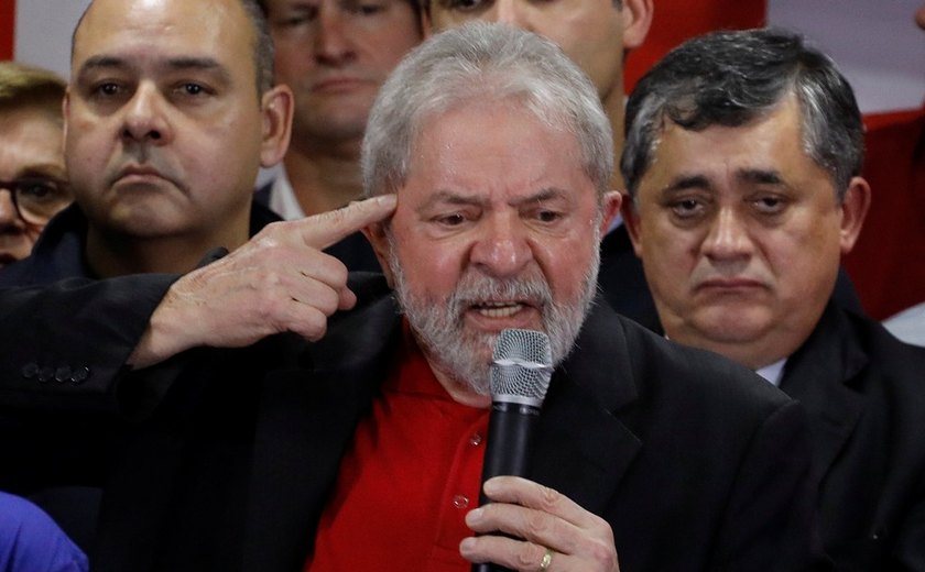 Pesquisa consolida o dobro de vantagem de Lula sobre Bolsonaro