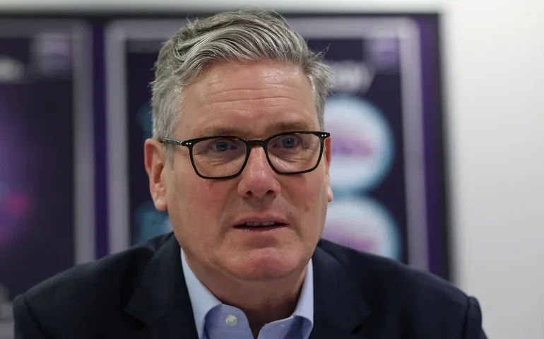 Líderes mundiais reagem com cautela aos ataques dos EUA e de Israel e à morte do presidente iraniano Ali Khamenei