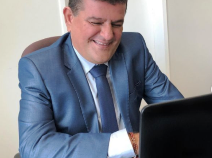 Aldo Loureiro solicita a Sudes poda de árvores em conjunto residencial no bairro de Guaxuma