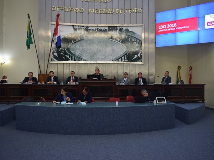 Plenário da ALE debate projeto de Lei de Diretrizes Orçamentárias de 2018