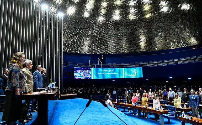 Filosofia tem soluções para desafios no país, dizem convidados de sessão especial