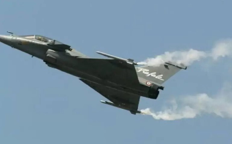 Jato da Rússia colide com drone dos EUA no Mar Negro