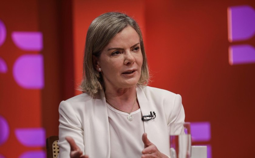 Ministros do STF buscam Lula para criticar fala de Gleisi relacionada à anistia