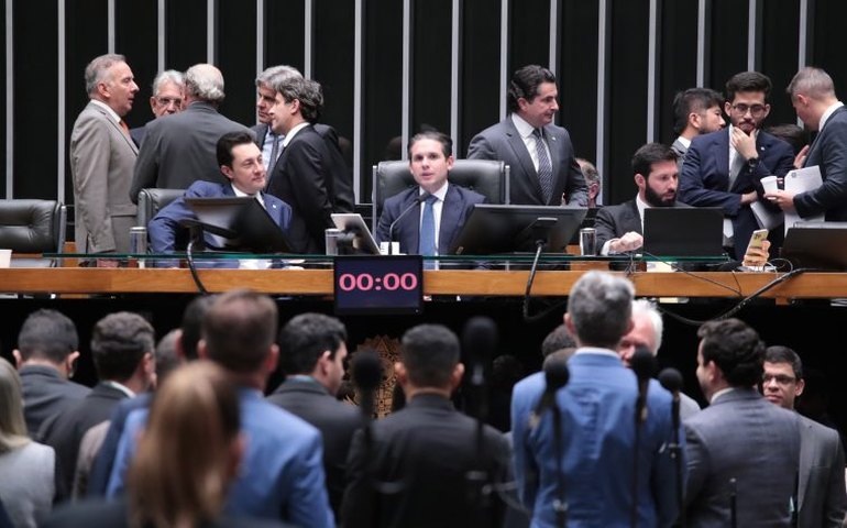 Projeto antifacção lista condutas e agravantes para crimes cometidos por integrantes de milícia