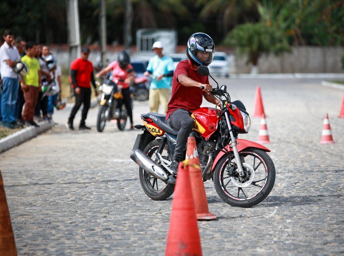 Detran Alagoas abre 375 vagas extras para prova de motocicleta em Maceió e Arapiraca