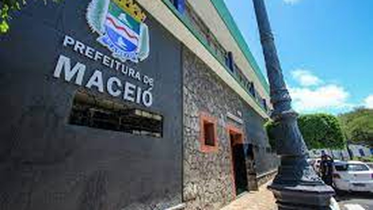 Prefeitura de Maceió antecipa salário de setembro e injeta mais de R$ 140 milhões na economia