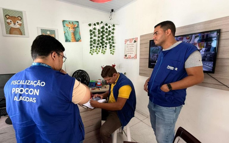 Procon Alagoas notifica escolas de Maceió sobre novas regras de alimentação saudável
