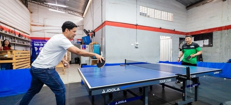 Para o prefeito Rodrigo Cunha, além de incentivar a prática esportiva, grandes eventos esportivos movimentam a economia da capital. Foto: Victor Vercant/Secom Maceió