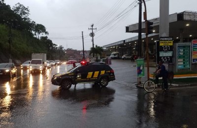 SMTT interditou um trecho da Avenida Afrânio Lages 