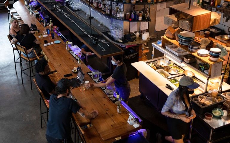 PMI de serviços dos Estados Unidos medido pelo ISM sobe para 51,5 em agosto