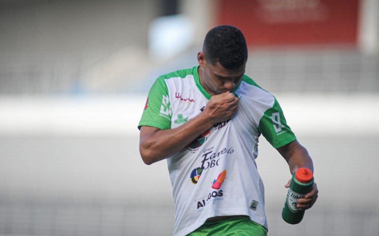 Penedense anuncia contratação do meia Dakson, ex-Vasco