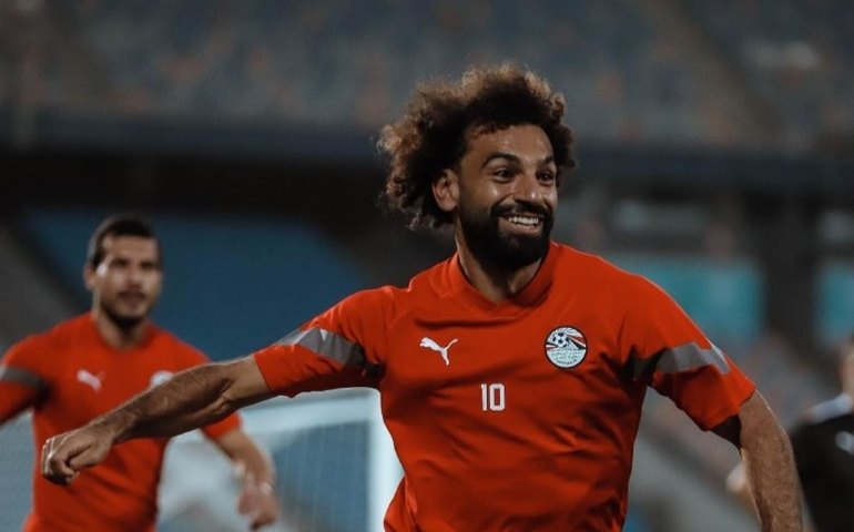 Salah brilha, Liverpool derrota Wolverhampton e chega a 16 jogos de invencibilidade no Inglês