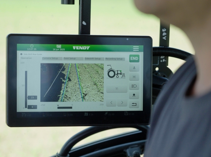 Fendt e PTx Trimble desenvolvem sistema de controle de ervas daninhas com uso de inteligência artificial